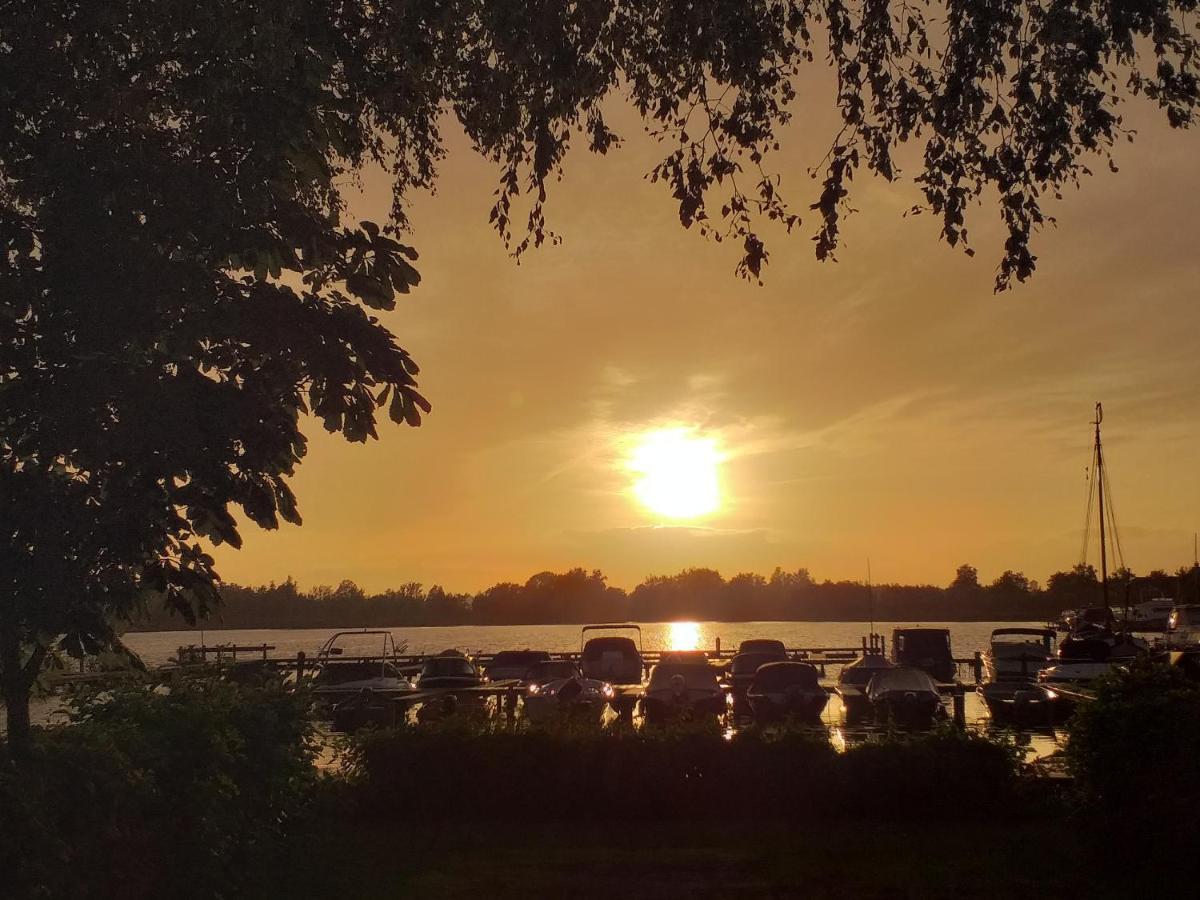 Camping Kleine Belterwijde, Trekkershut Екстериор снимка